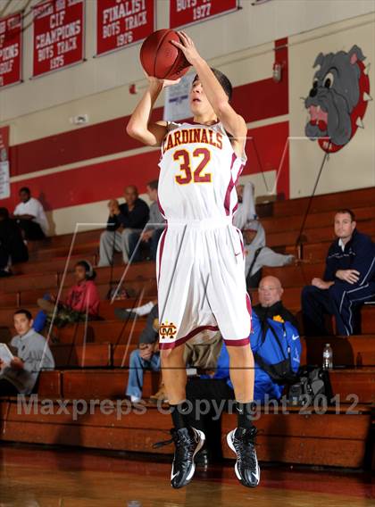 Thumbnail 2 in Cantwell-Sacred Heart vs. George Washington Prep (Rose City Roundball Classic) photogallery.