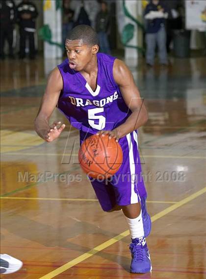 Thumbnail 3 in Modesto Christian vs. Sacramento (Gridley Invitational) photogallery.