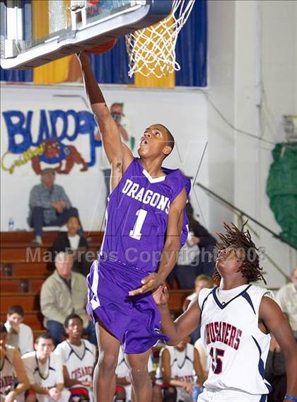 Thumbnail 3 in Modesto Christian vs. Sacramento (Gridley Invitational) photogallery.