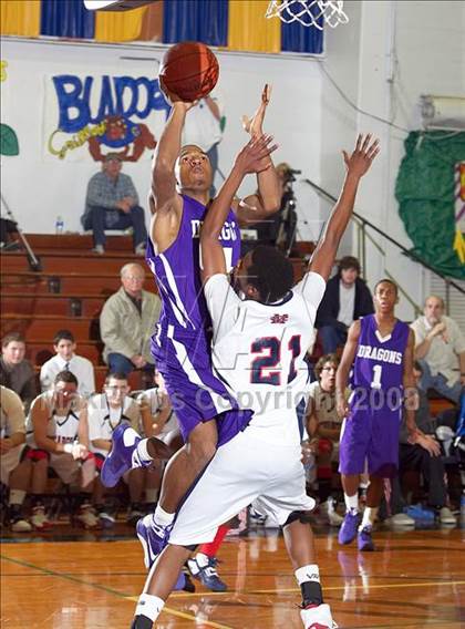 Thumbnail 1 in Modesto Christian vs. Sacramento (Gridley Invitational) photogallery.
