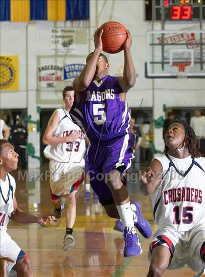 Thumbnail 2 in Modesto Christian vs. Sacramento (Gridley Invitational) photogallery.