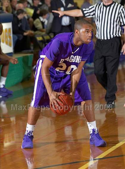 Thumbnail 2 in Modesto Christian vs. Sacramento (Gridley Invitational) photogallery.