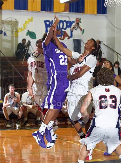 Thumbnail 2 in Modesto Christian vs. Sacramento (Gridley Invitational) photogallery.