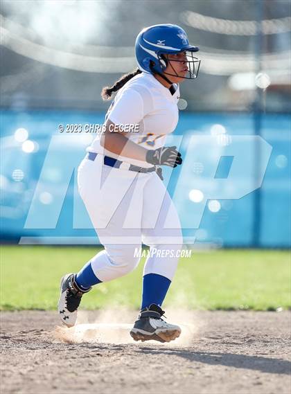 Thumbnail 1 in Churchville-Chili @ Irondequoit photogallery.