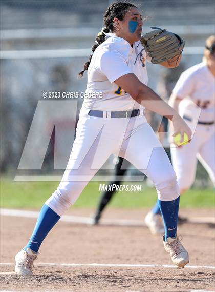 Thumbnail 3 in Churchville-Chili @ Irondequoit photogallery.