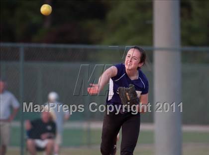 Thumbnail 3 in Holly Springs vs Alexander Central (NCHSAA 4A Semifinal) photogallery.