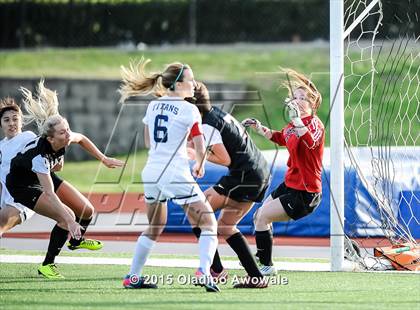 Thumbnail 2 in Rockwall Heath vs Centennial (UIL 5A Region II Area Playoff) photogallery.
