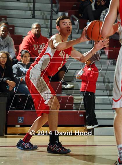 Thumbnail 2 in Etiwanda vs. Mater Dei (MaxPreps Holiday Classic) photogallery.
