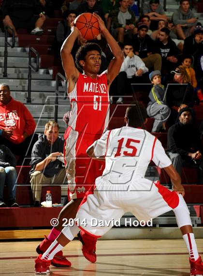Thumbnail 3 in Etiwanda vs. Mater Dei (MaxPreps Holiday Classic) photogallery.