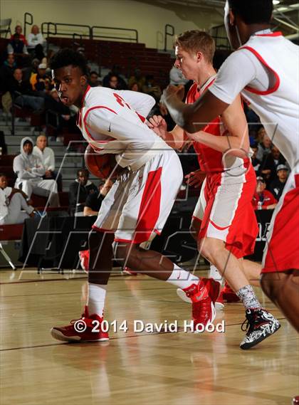 Thumbnail 3 in Etiwanda vs. Mater Dei (MaxPreps Holiday Classic) photogallery.