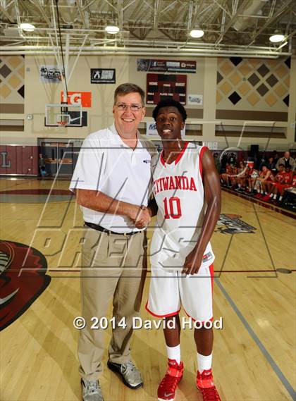 Thumbnail 2 in Etiwanda vs. Mater Dei (MaxPreps Holiday Classic) photogallery.