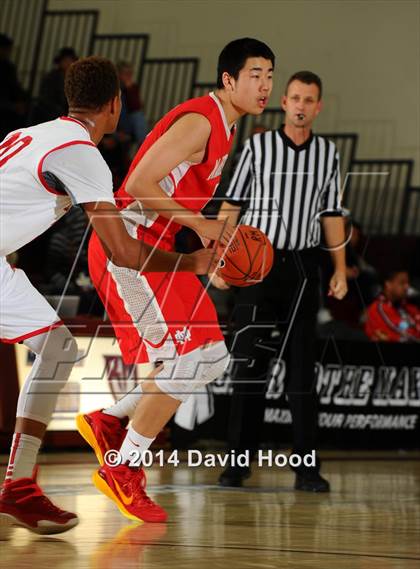 Thumbnail 1 in Etiwanda vs. Mater Dei (MaxPreps Holiday Classic) photogallery.