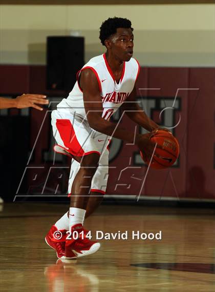 Thumbnail 1 in Etiwanda vs. Mater Dei (MaxPreps Holiday Classic) photogallery.