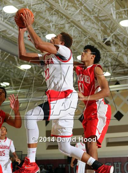 Thumbnail 3 in Etiwanda vs. Mater Dei (MaxPreps Holiday Classic) photogallery.