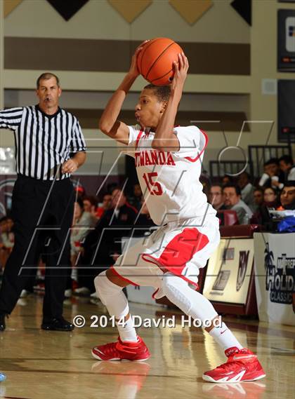 Thumbnail 1 in Etiwanda vs. Mater Dei (MaxPreps Holiday Classic) photogallery.