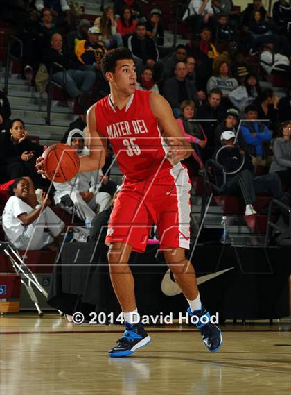 Thumbnail 2 in Etiwanda vs. Mater Dei (MaxPreps Holiday Classic) photogallery.