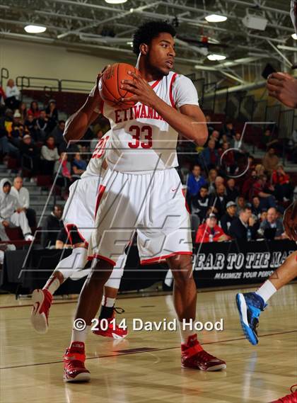 Thumbnail 1 in Etiwanda vs. Mater Dei (MaxPreps Holiday Classic) photogallery.