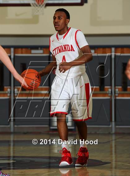 Thumbnail 2 in Etiwanda vs. Mater Dei (MaxPreps Holiday Classic) photogallery.