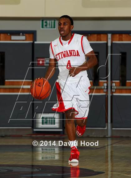 Thumbnail 1 in Etiwanda vs. Mater Dei (MaxPreps Holiday Classic) photogallery.