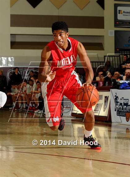 Thumbnail 3 in Etiwanda vs. Mater Dei (MaxPreps Holiday Classic) photogallery.