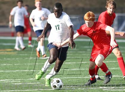 Thumbnail 2 in Jesuit vs. Marquette (Gateway City Soccer Classic) photogallery.