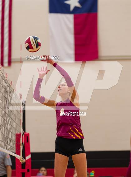 Thumbnail 3 in Dripping Springs vs. Leander photogallery.