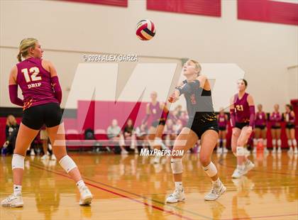 Thumbnail 2 in Dripping Springs vs. Leander photogallery.