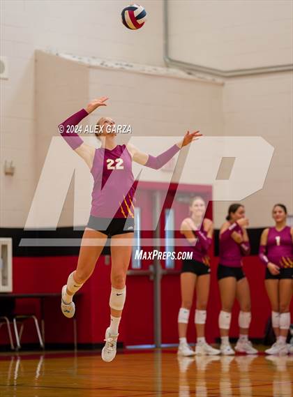 Thumbnail 1 in Dripping Springs vs. Leander photogallery.