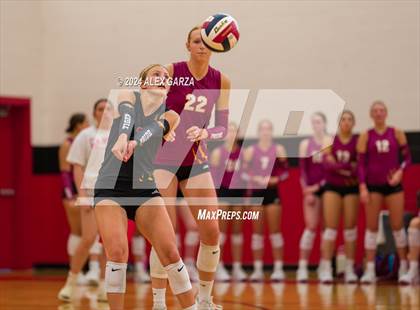 Thumbnail 3 in Dripping Springs vs. Leander photogallery.