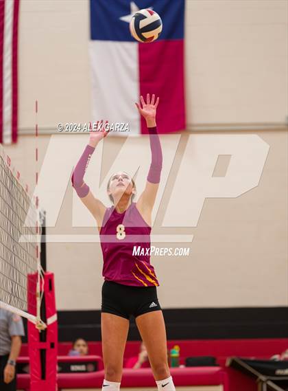 Thumbnail 3 in Dripping Springs vs. Leander photogallery.