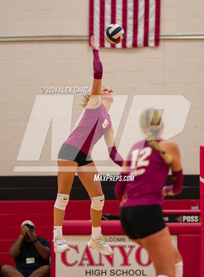 Thumbnail 3 in Dripping Springs vs. Leander photogallery.