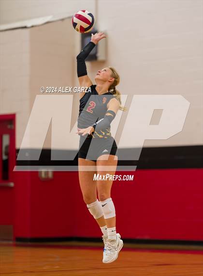 Thumbnail 3 in Dripping Springs vs. Leander photogallery.