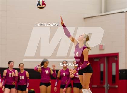 Thumbnail 3 in Dripping Springs vs. Leander photogallery.