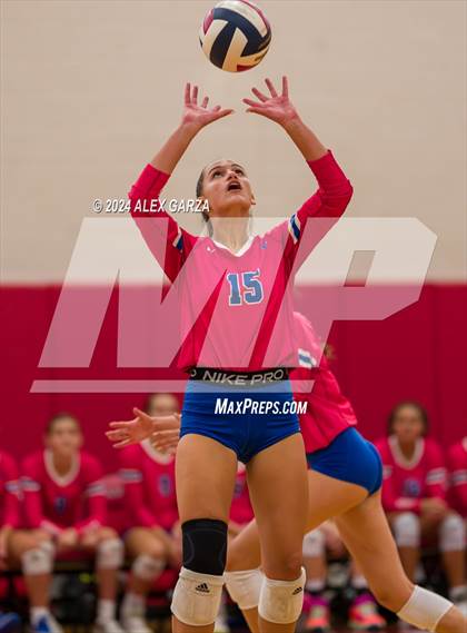 Thumbnail 1 in Dripping Springs vs. Leander photogallery.
