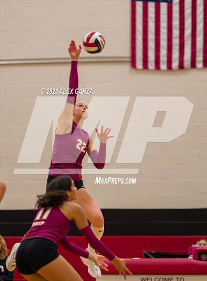 Thumbnail 3 in Dripping Springs vs. Leander photogallery.