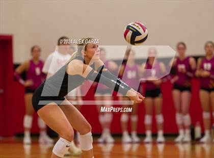 Thumbnail 2 in Dripping Springs vs. Leander photogallery.