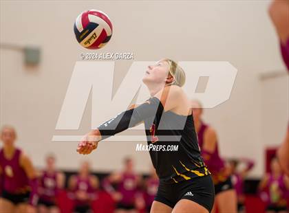 Thumbnail 2 in Dripping Springs vs. Leander photogallery.