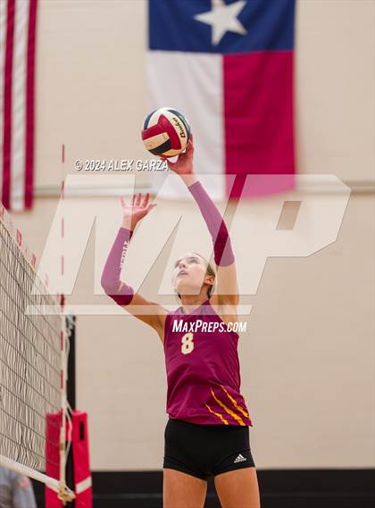 Thumbnail 2 in Dripping Springs vs. Leander photogallery.