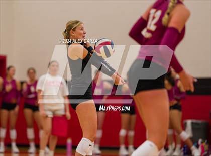 Thumbnail 1 in Dripping Springs vs. Leander photogallery.