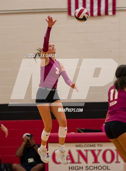 Thumbnail 2 in Dripping Springs vs. Leander photogallery.