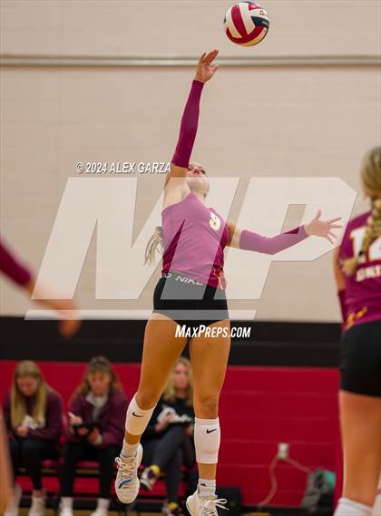 Thumbnail 1 in Dripping Springs vs. Leander photogallery.