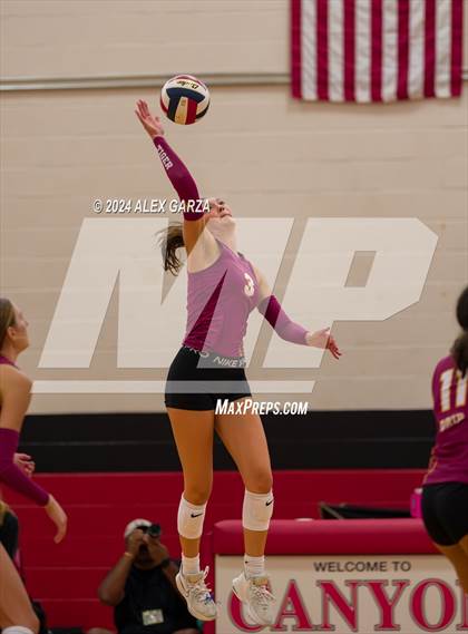 Thumbnail 1 in Dripping Springs vs. Leander photogallery.