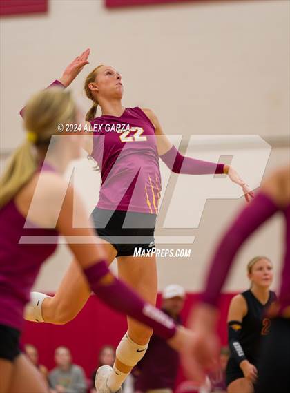 Thumbnail 2 in Dripping Springs vs. Leander photogallery.