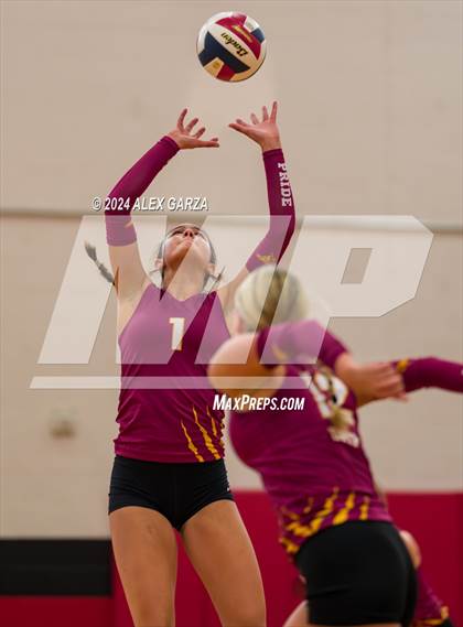 Thumbnail 3 in Dripping Springs vs. Leander photogallery.