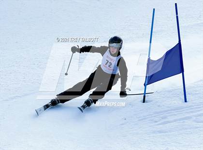 Thumbnail 3 in NYSPHSAA Section V Class A & B Giant Slalom Final (First Run) photogallery.