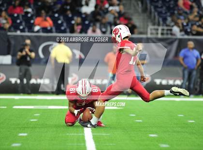 Thumbnail 1 in North Shore vs. Katy (UIL 6A Regional Playoff) photogallery.