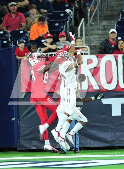 Thumbnail 3 in North Shore vs. Katy (UIL 6A Regional Playoff) photogallery.