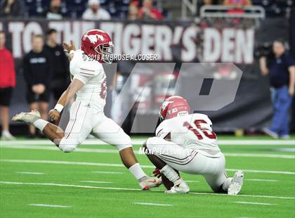 Thumbnail 1 in North Shore vs. Katy (UIL 6A Regional Playoff) photogallery.