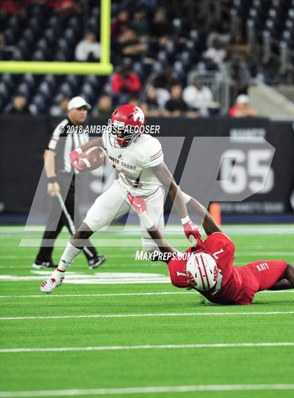 Thumbnail 1 in North Shore vs. Katy (UIL 6A Regional Playoff) photogallery.