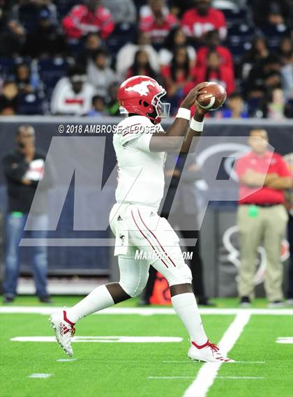 Thumbnail 1 in North Shore vs. Katy (UIL 6A Regional Playoff) photogallery.